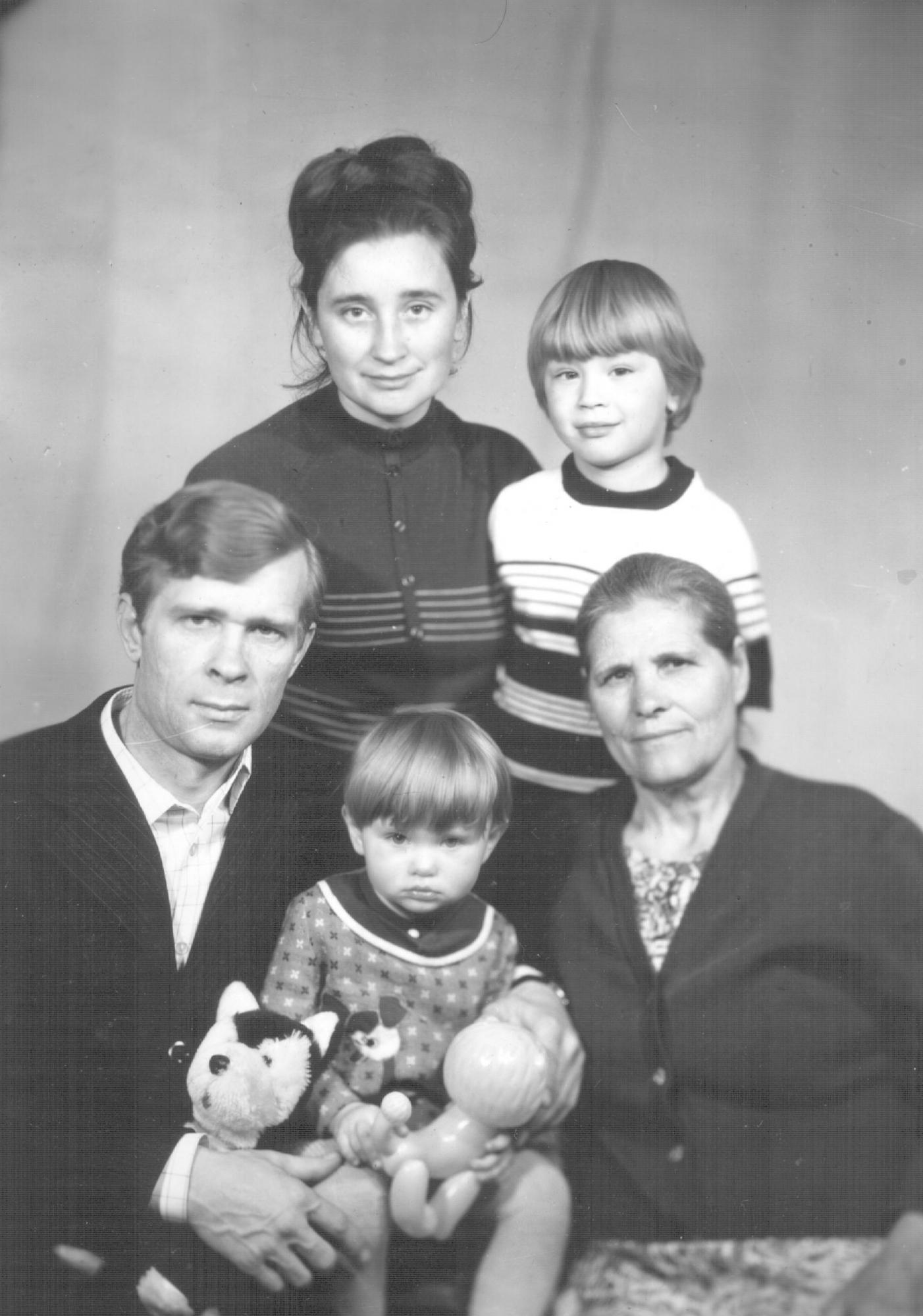 Бабушка спасалась от Голодомора: Лидия Таран показала уникальные семейные фото